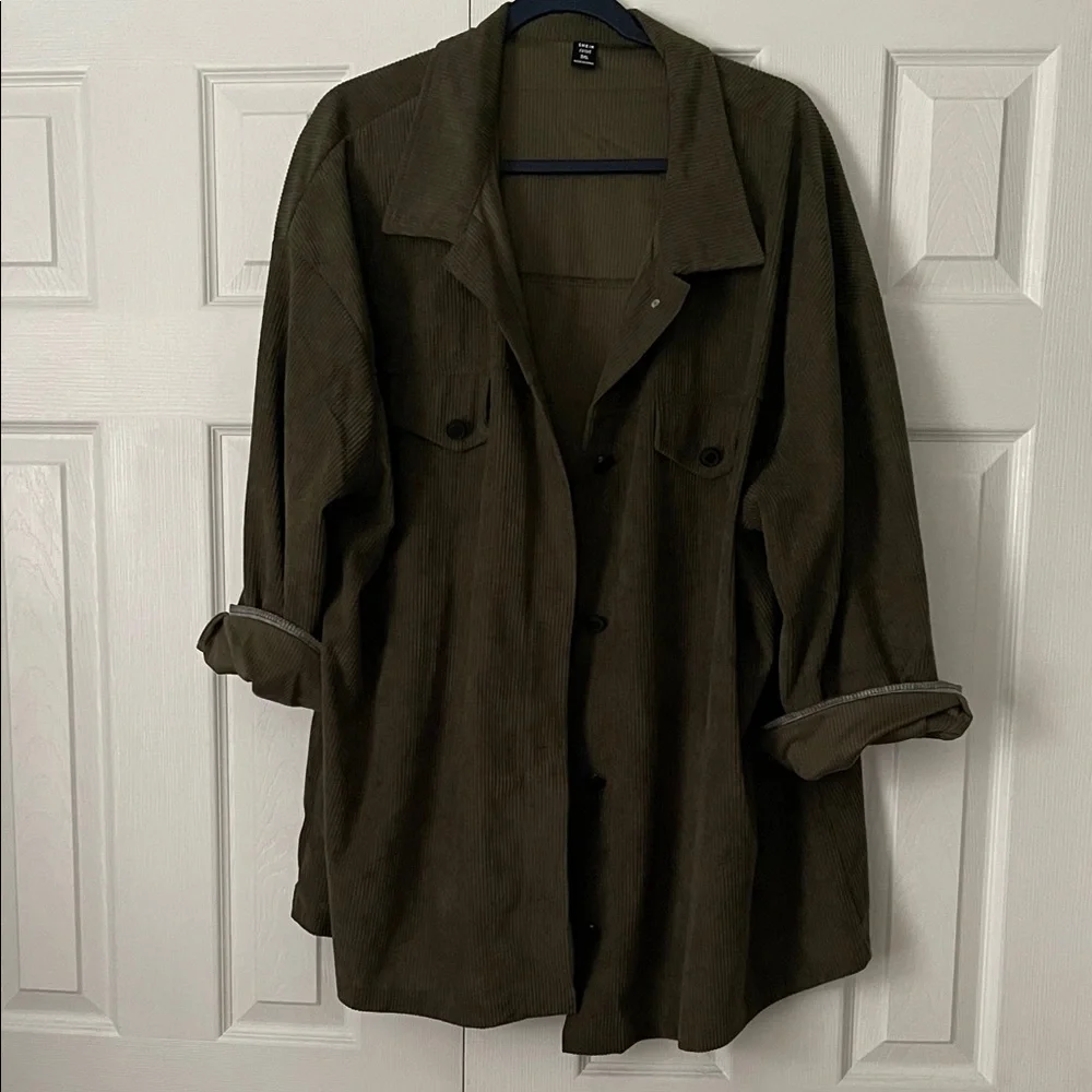 SHEIN Olive Button Down Shirt - Picture 3 of 4